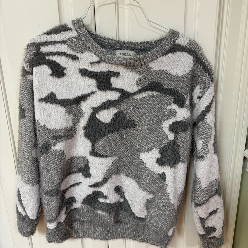 ADORA Women's Camouflage Pattern Sweater
